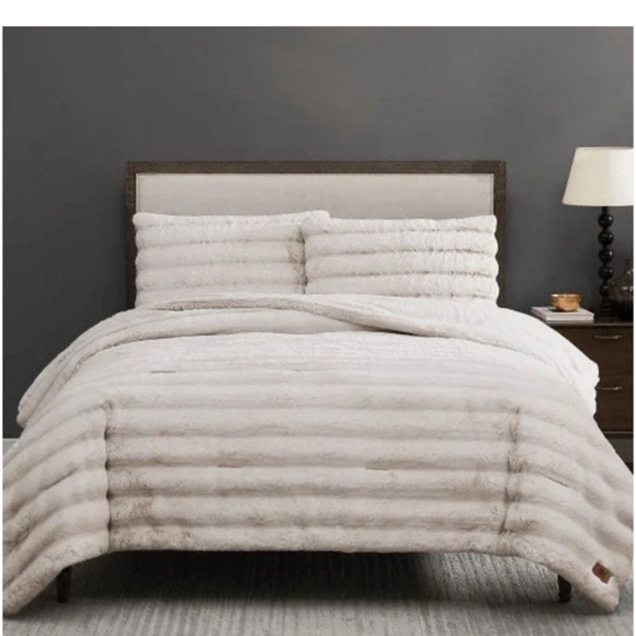 Frye  3 piece Queen Comforter Set - Picture 1 of 3